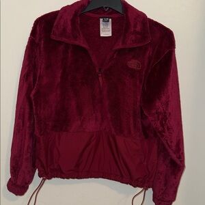 The North Face Women's Deep Red Teddy Jacket
Great for the ❄️ winter season ❄️